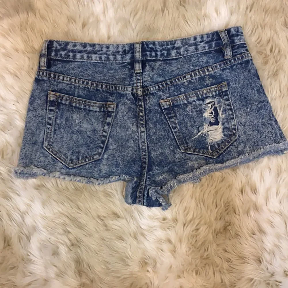 Acid Wash High Rise Jean Short Shorts F21 size 28